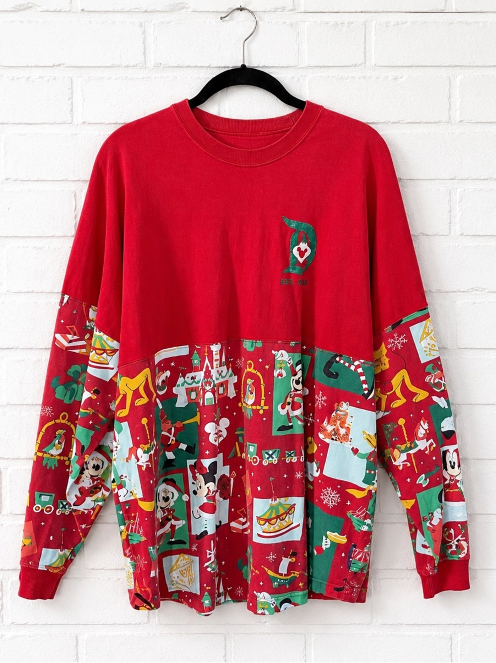 Disney Christmas Spirit Jersey L Mickey Minnie Pluto Holiday Parks Red